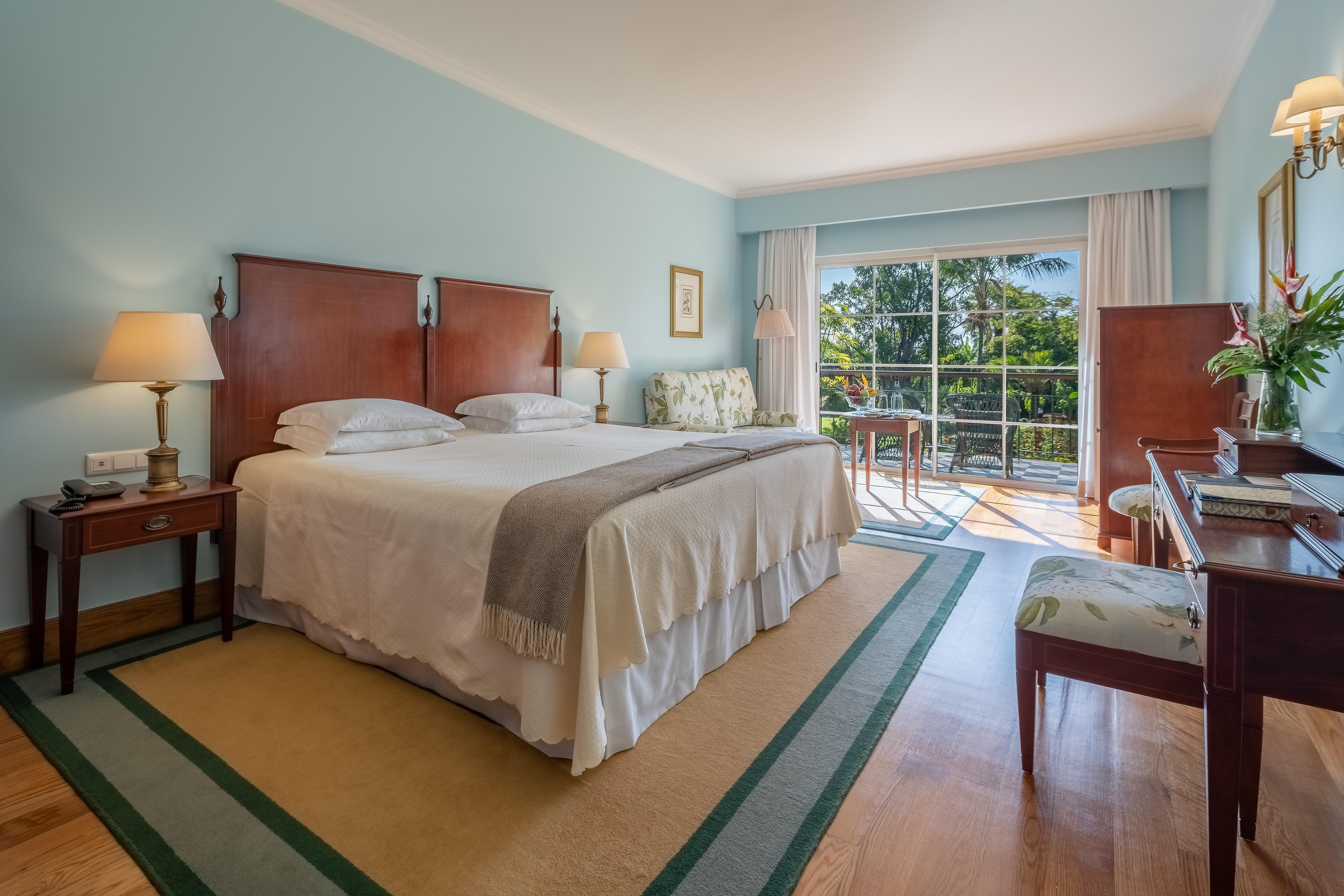 Quinta Jardins Do Lago Funchal  Exterior photo A room at the Hotel