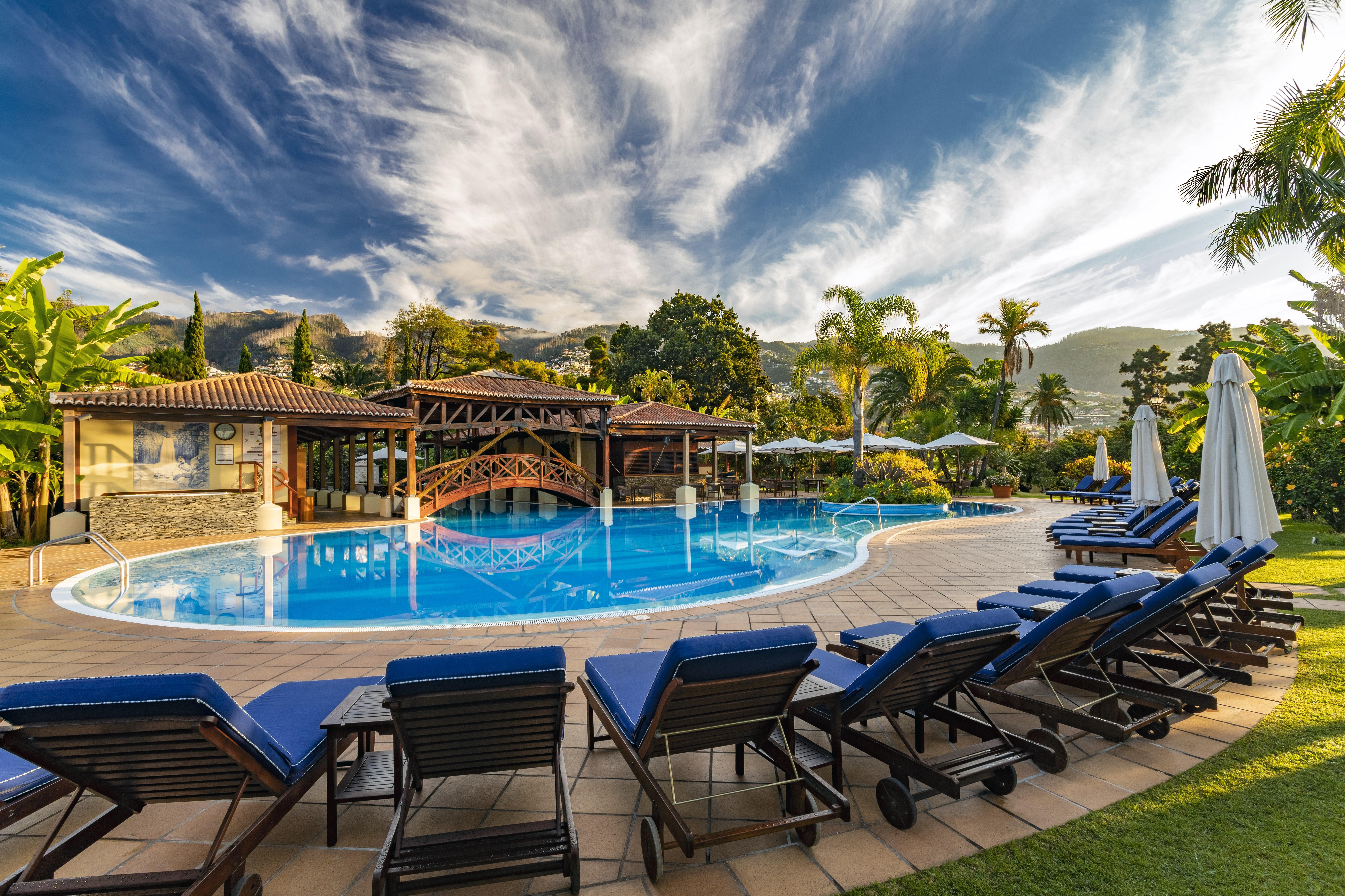 Quinta Jardins Do Lago Funchal  Exterior photo The swimming pool at the hotel