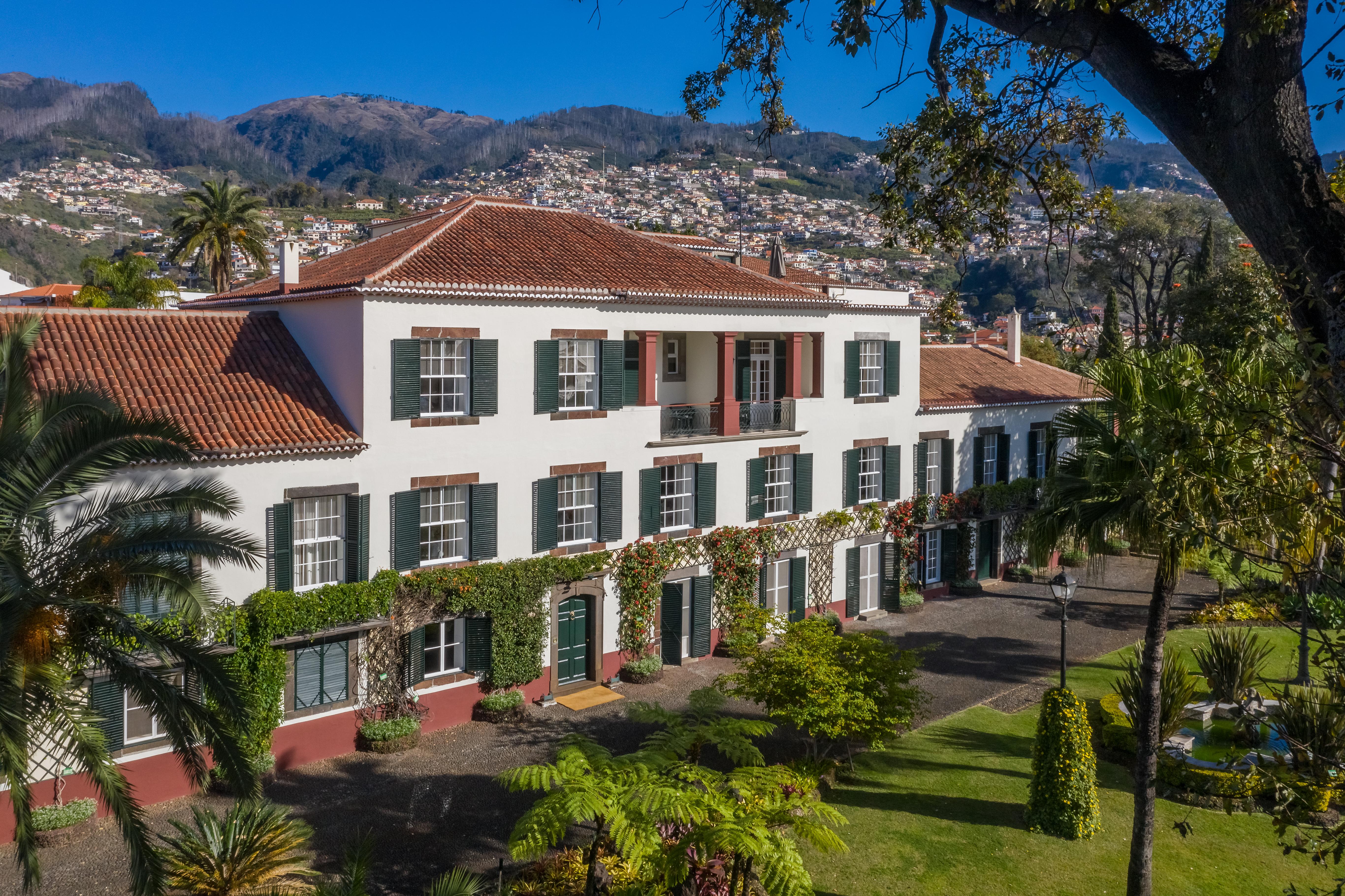 Quinta Jardins Do Lago Funchal  Exterior photo The main building of the University of Madeira