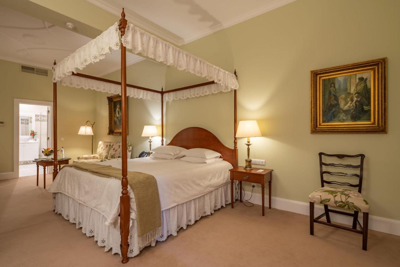 Quinta Jardins Do Lago Funchal  Exterior photo A bedroom at the hotel